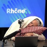 Martine maîtrise l'art de la sieste partout et en tout temps